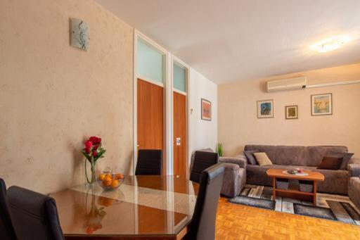 Boka Apartment Solin Exterior photo
